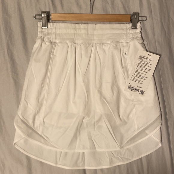 Lululemon hotty hot skirt Long - Picture 4 of 4